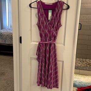 V-neck tie waist purple and gray dress.